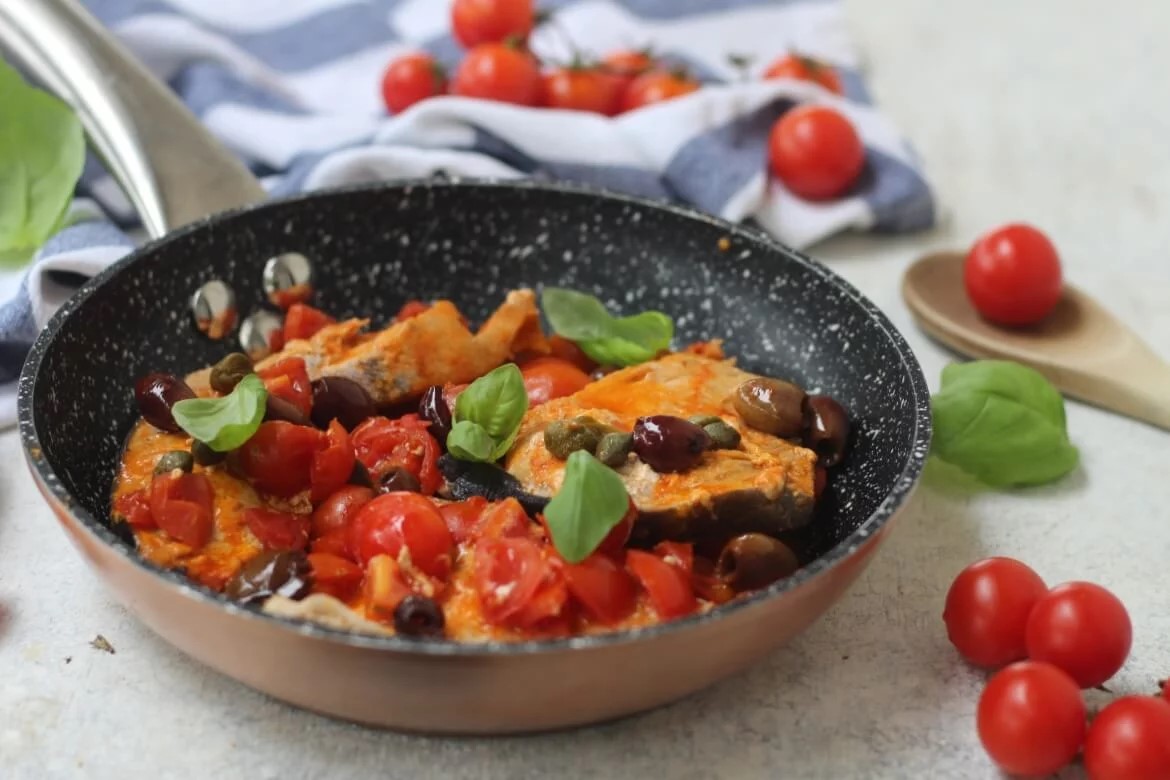 PESCE SPADA IN PADELLA CON POMODORINI 